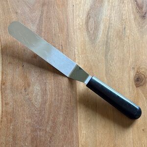 The Pampered Chef Stainless Frosting Spatula - Silver Finish